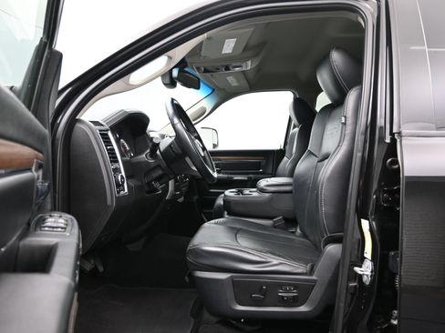 Used 2018 RAM 2500 Laramie w/ Off Road Package AWD/4WD image 9