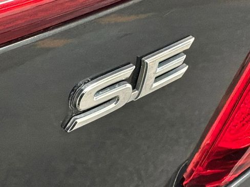 Used 2014 Toyota Camry SE image 23