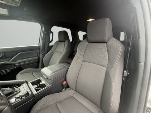 Used 2025 Toyota 4Runner SR5 AWD/4WD image 10