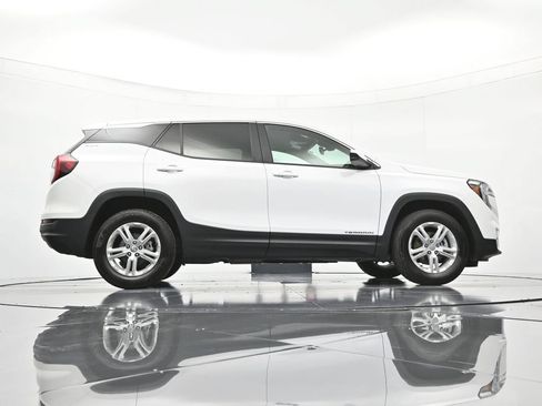 Used 2024 GMC Terrain SLE AWD/4WD image 38