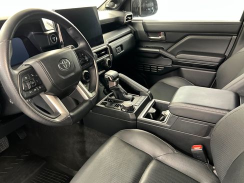 Used 2025 Toyota 4Runner Limited w/ Tow Technology Package AWD/4WD image 16