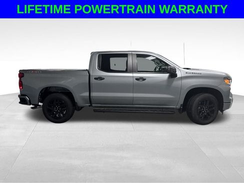 Used 2025 Chevrolet Silverado 1500 Custom image 2
