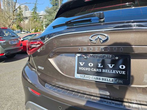 Used 2018 INFINITI QX30 Premium w/ Technology Package image 15