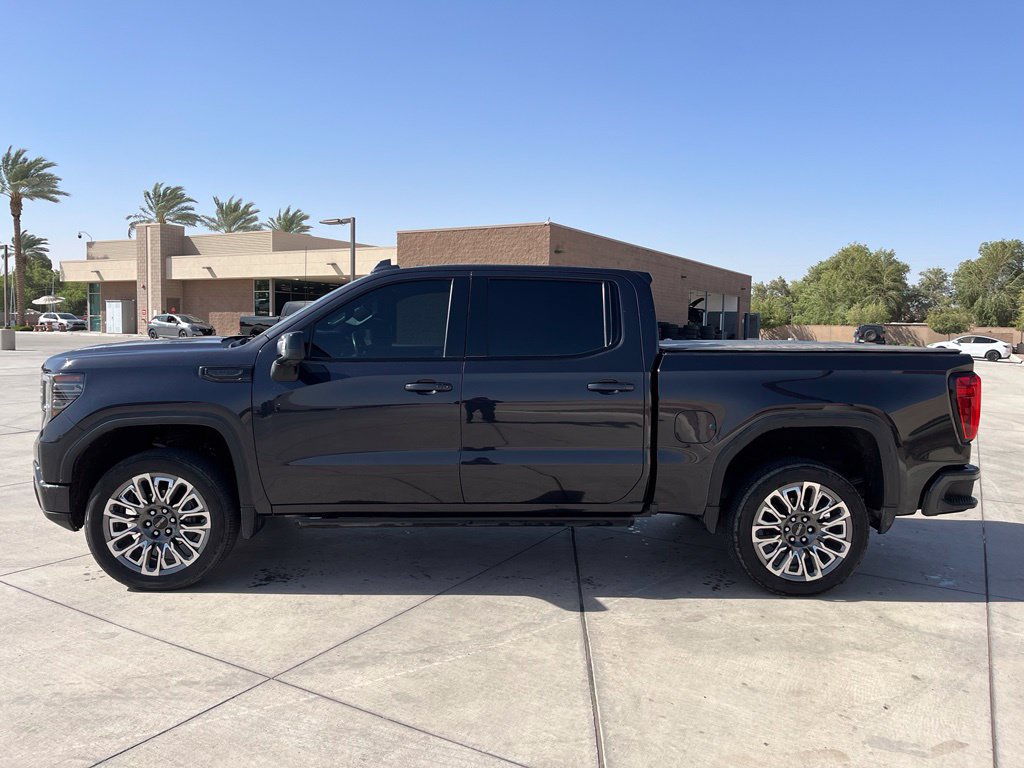 Used 2022 GMC Sierra 1500 AT4 w/ Technology Package AWD/4WD image 6