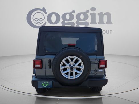 Used 2023 Jeep Wrangler Unlimited Sport AWD/4WD image 4