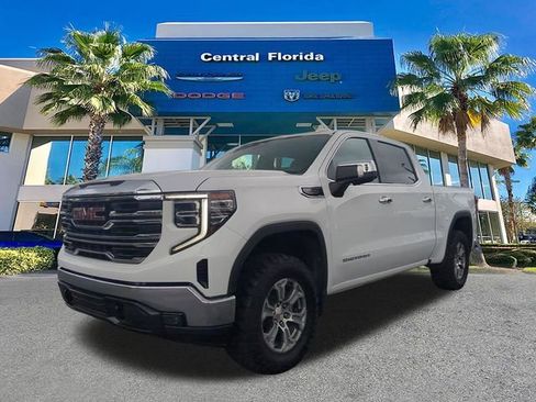 Used 2024 GMC Sierra 1500 SLT AWD/4WD image 9