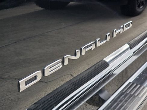 Used 2024 GMC Sierra 2500 Denali w/ Denali Reserve Package image 8