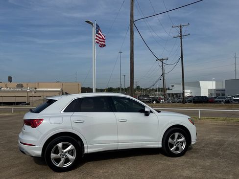 Used 2020 Audi Q3 2.0T Premium w/ Convenience Package AWD/4WD image 22