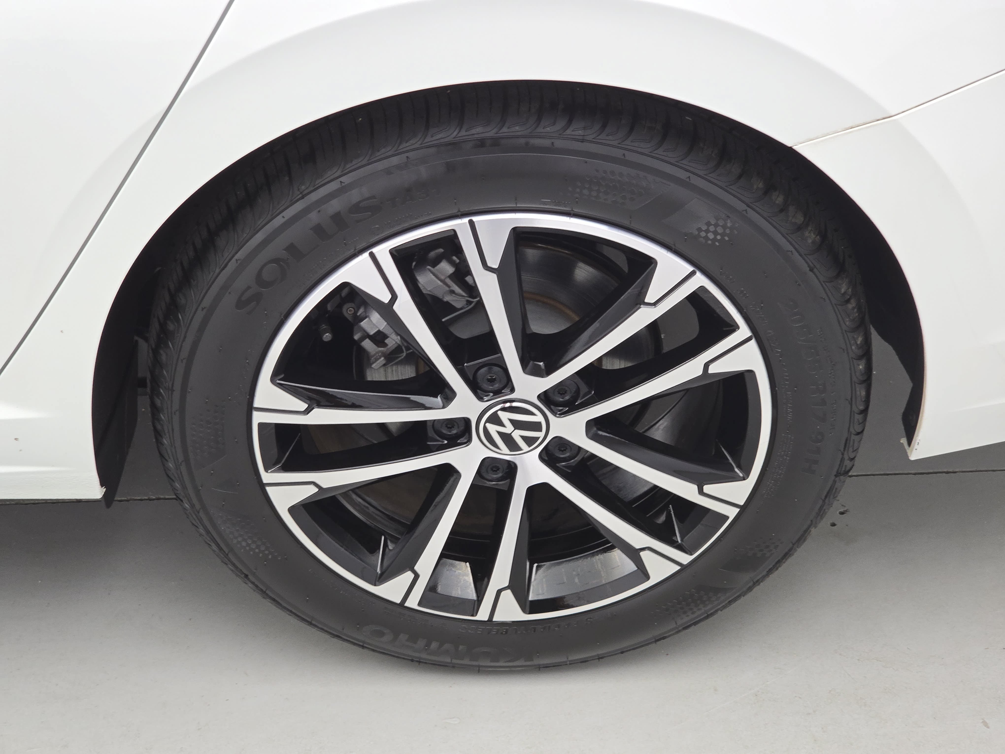 Certified 2024 Volkswagen Jetta Sport FWD image 32