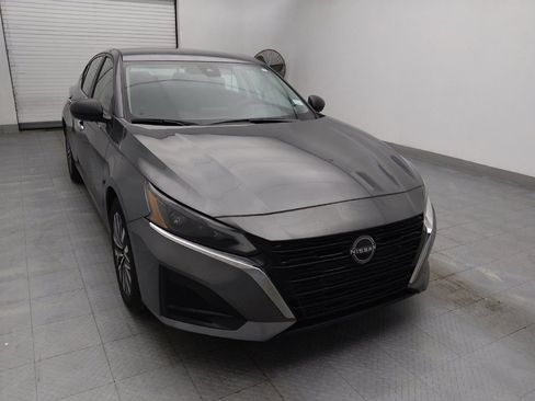 Used 2024 Nissan Altima 2.5 SV image 14