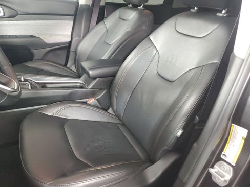 Used 2022 Jeep Compass Latitude image 11