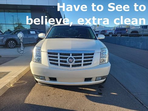 Used 2007 Cadillac Escalade AWD w/ Information Package image 2