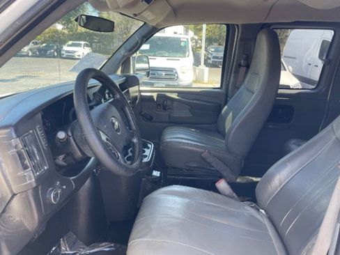 Used 2010 Chevrolet Express 3500 LS image 12