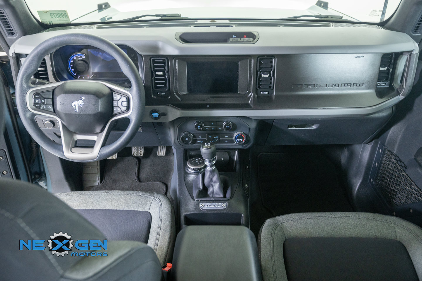Used 2022 Ford Bronco 2-Door AWD/4WD image 4