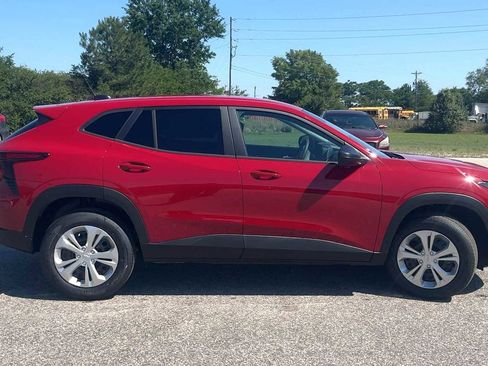 New 2026 Chevrolet Trax LS FWD image 7