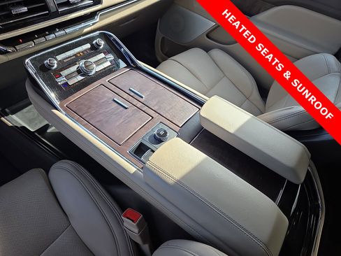 Used 2022 Lincoln Navigator Reserve image 25