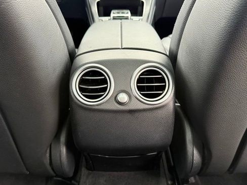 Used 2018 Mercedes-Benz GLC 300 4MATIC image 40