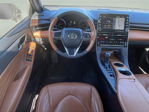 Used 2019 Toyota Avalon Limited image 19