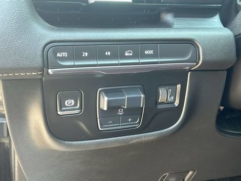 Certified 2024 Cadillac Escalade Sport AWD/4WD image 23