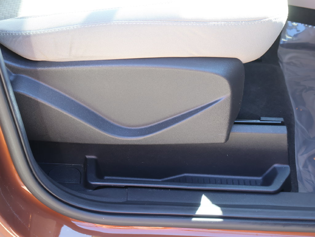 Used 2017 Ford Escape SE FWD image 9