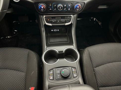 Used 2022 GMC Terrain SLE w/ Driver Convenience Package FWD image 16
