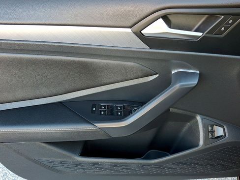 Used 2024 Volkswagen Jetta SE image 12