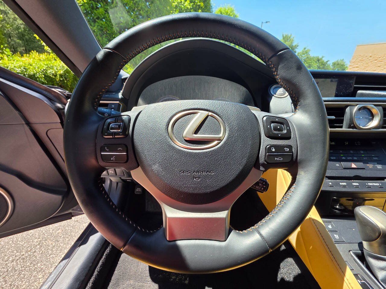 Used 2015 Lexus RC 350 w/ Luxury Package RWD image 22