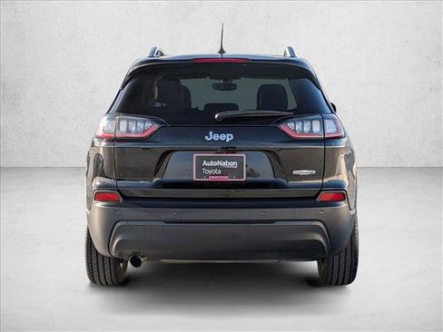 Used 2019 Jeep Cherokee Latitude Plus w/ Comfort/Convenience Group image 7