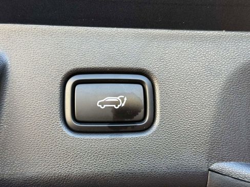 Used 2025 Hyundai Tucson Limited AWD/4WD image 16