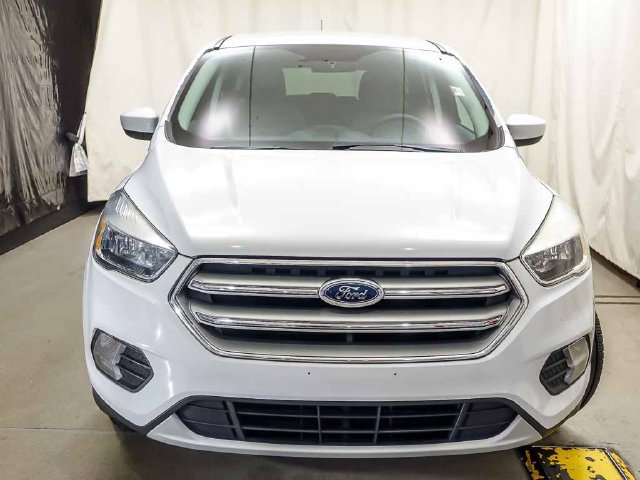 Used 2017 Ford Escape SE w/ SE Cold Weather Package AWD/4WD image 3