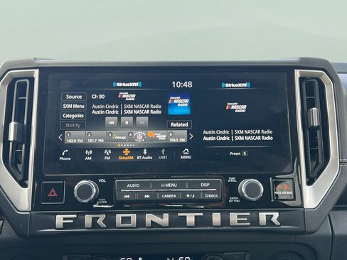 Used 2025 Nissan Frontier SV w/ SV Convenience Package RWD image 18