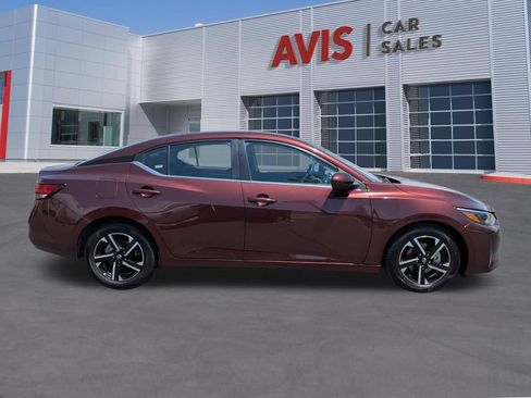 Used 2025 Nissan Sentra SV FWD image 5