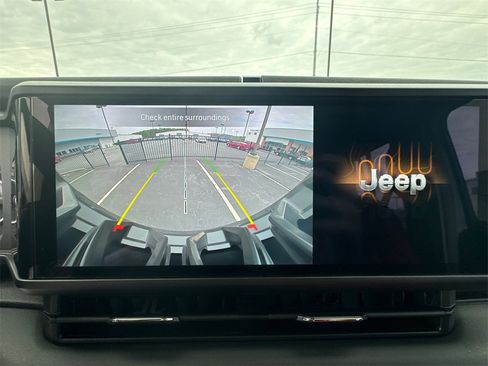 Used 2024 Jeep Wrangler Unlimited Rubicon image 30