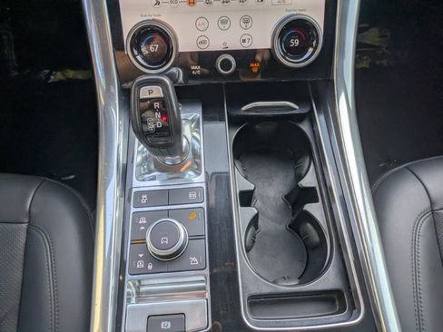 Used 2020 Land Rover Range Rover Sport HSE image 13