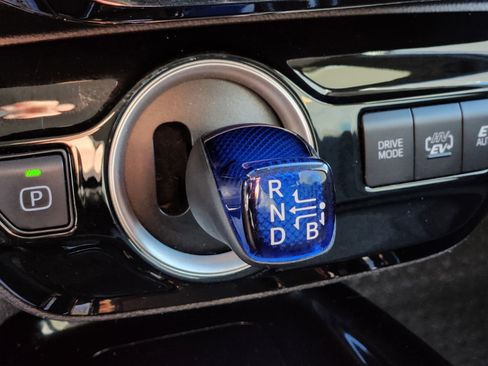 Used 2022 Toyota Prius Prime XLE image 20