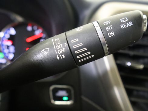 Used 2022 GMC Acadia Denali w/ Denali Ultimate Package image 33