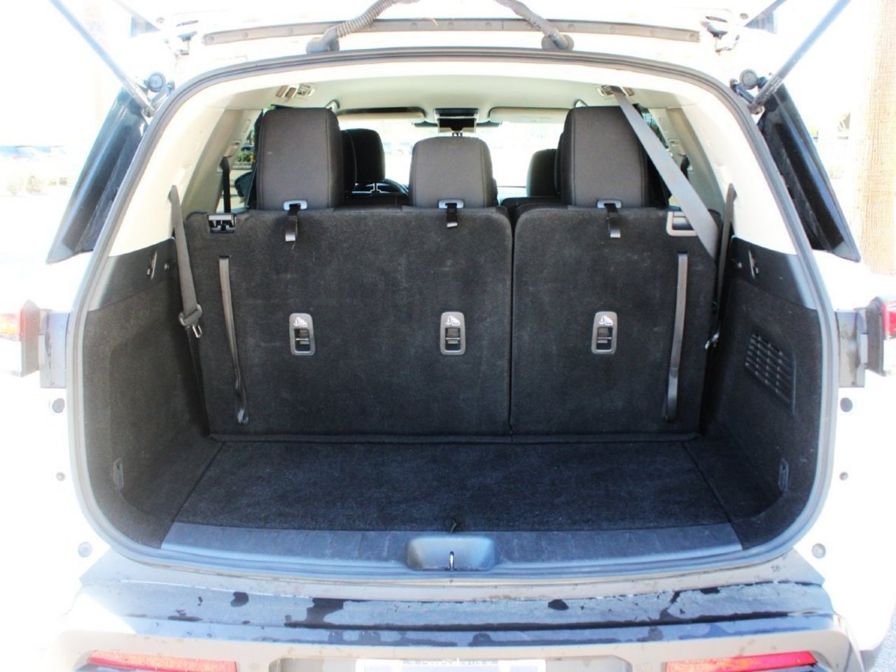 Used 2024 Nissan Pathfinder SV FWD image 4