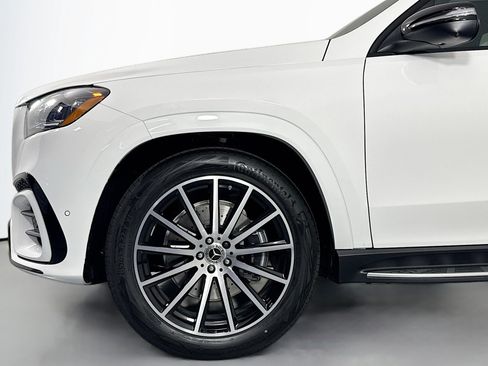 New 2026 Mercedes-Benz GLS 580 4MATIC image 10