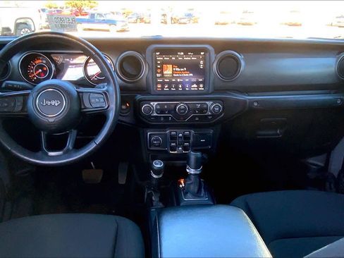 Used 2023 Jeep Gladiator Sport image 16