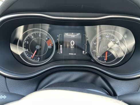 Used 2019 Jeep Cherokee Latitude Plus AWD/4WD image 12