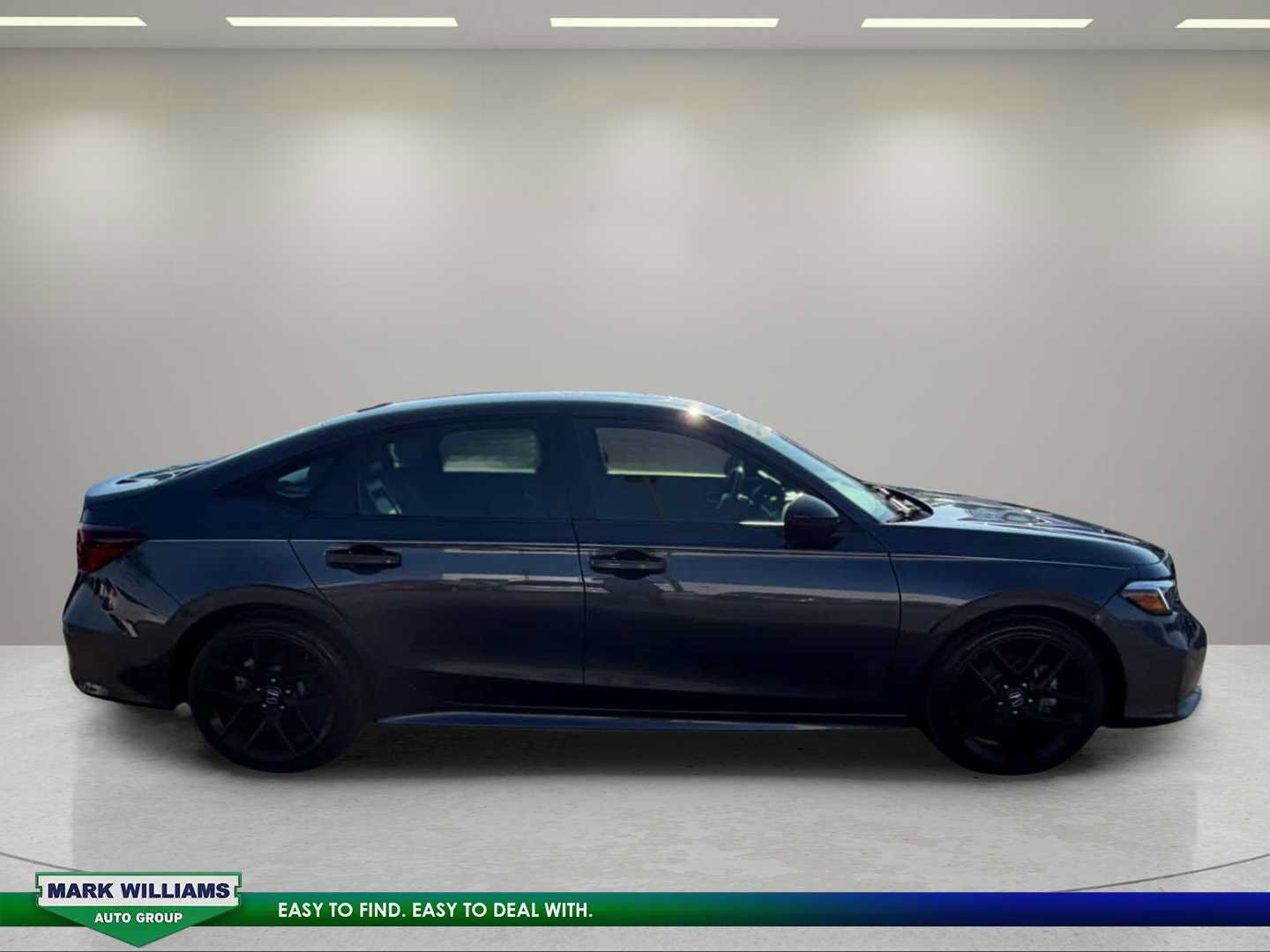 Used 2025 Honda Civic Sport image 10