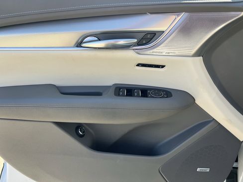 Used 2020 Cadillac XT5 Premium Luxury image 14