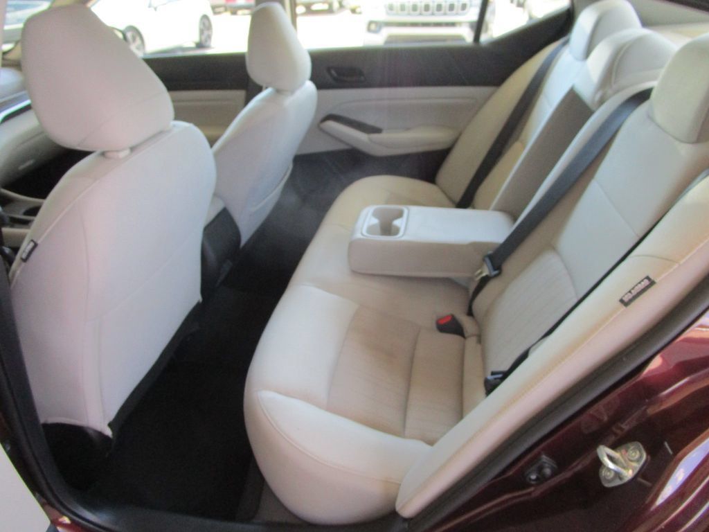Used 2025 Nissan Altima 2.5 SV FWD image 16