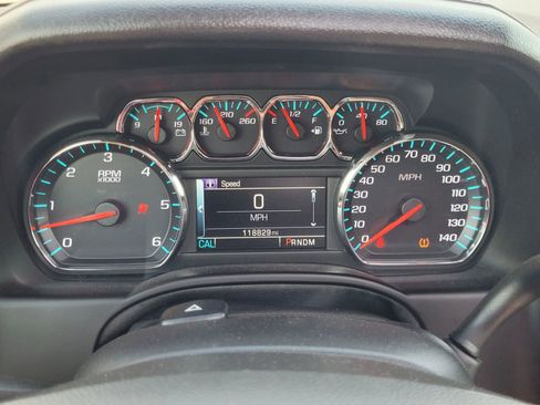 Used 2015 Chevrolet Suburban LT image 20