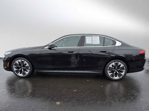 Used 2024 BMW i5 eDrive40i w/ M Sport Package image 6