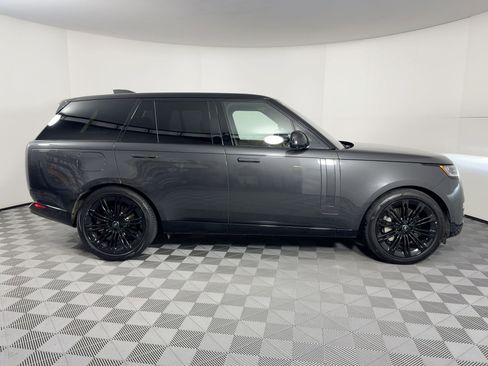 Used 2023 Land Rover Range Rover SE image 8