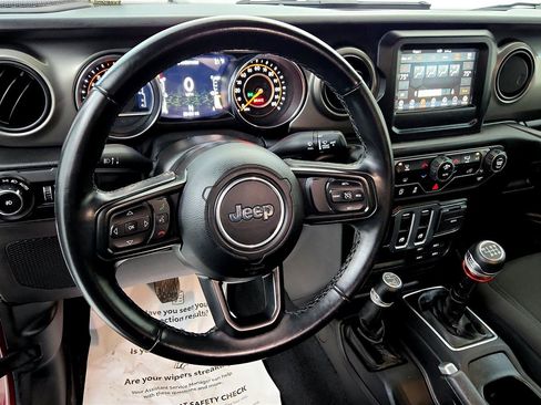 Used 2021 Jeep Wrangler Sport image 28