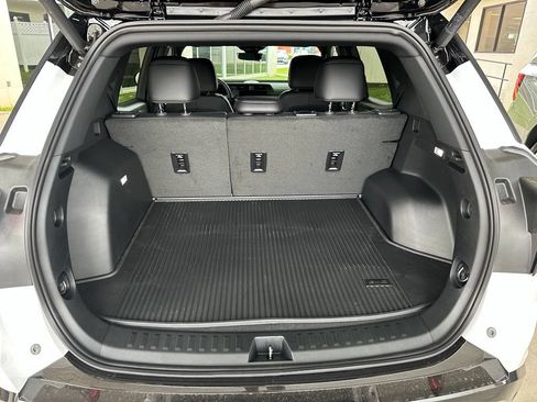 New 2027 GMC Terrain AT4 w/ Convenience Package III AWD/4WD image 30