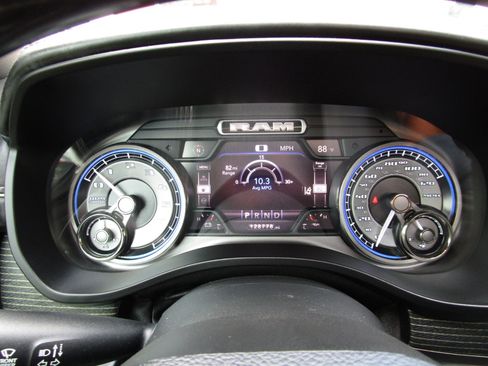 Used 2019 RAM 1500 Limited image 12