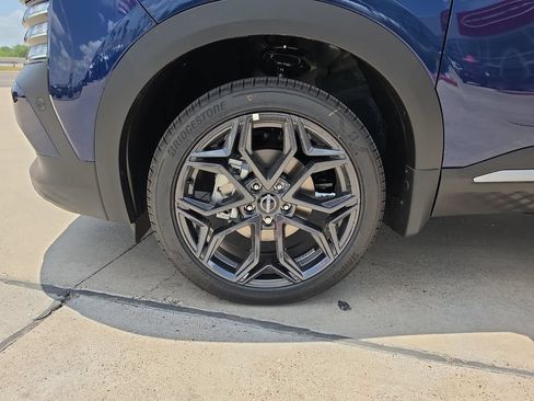 New 2026 Nissan Kicks SR w/ Cold Weather Package FWD image 28